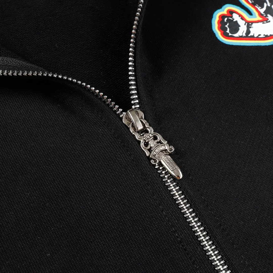 Q19—P230 -Chrome Hearts/Chrome Hearts printed zipper sweatshirt cardigan jacket -420 grams of high-density, high-quality wool, soft, delicate and skin-friendly, soft and silky to the touch, warm and skin-friendly -The hardware zipper accessories are all customized and full of details -Colour: black -Size: S M L XL